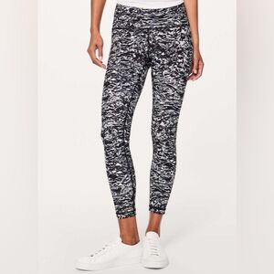 25 -Lululemon Wunder Under Hi-Rise 7/8 Tight 25"
Liquid Platinum Alpine White